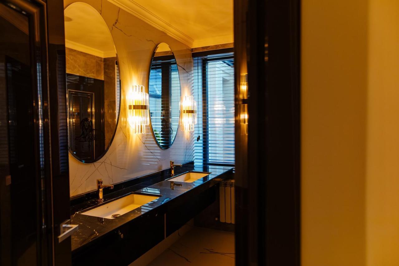 Lion'S Hotel Kisinyov Kültér fotó